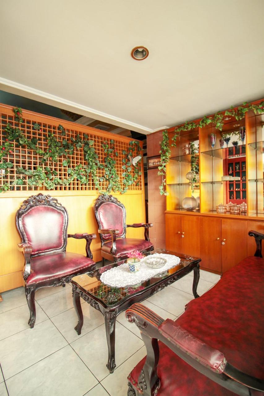 Vaccinated Staff - Oyo 352 Homestay Sabang Bandung Exterior foto